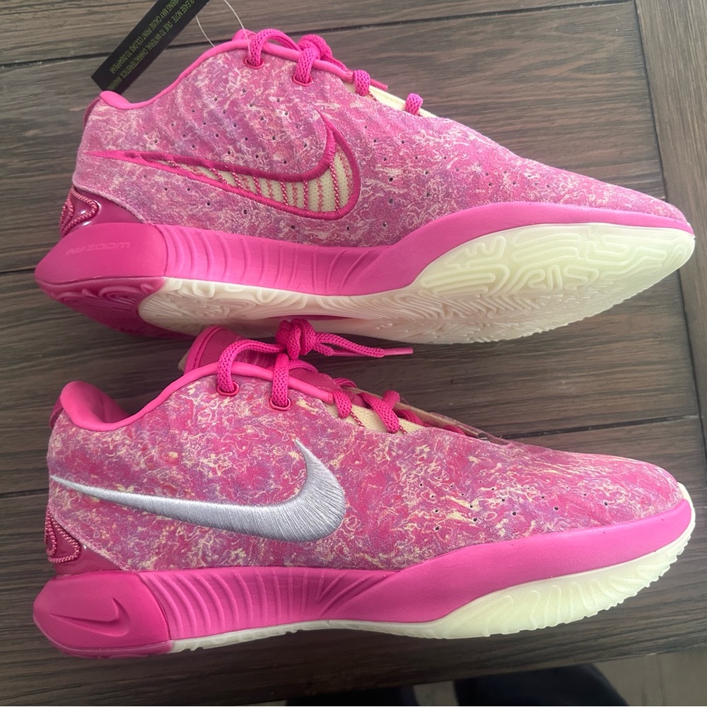 Men’s Lebron 21s brand new